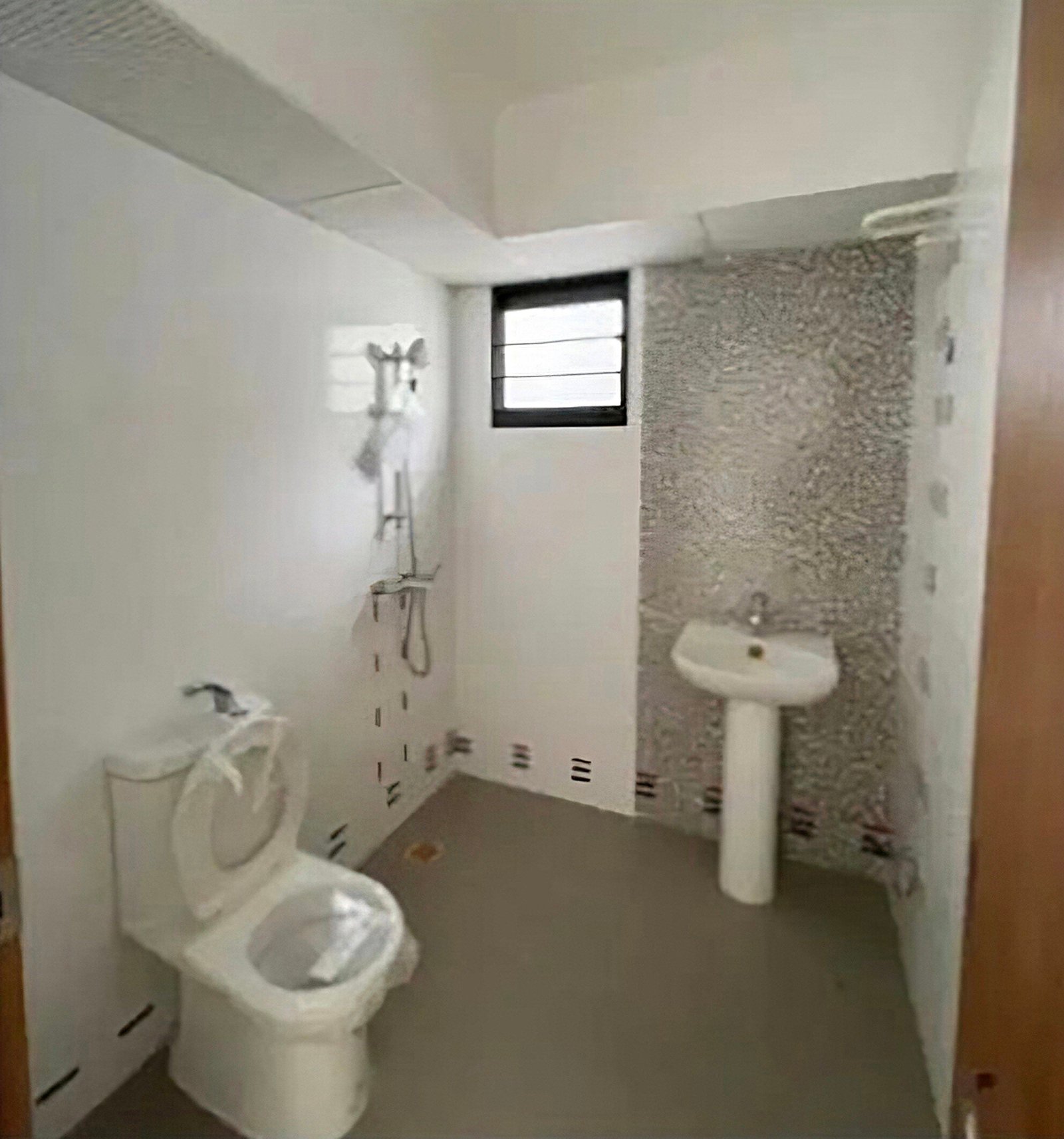Before — Kamar mandi · aksen hijau Kemang Village